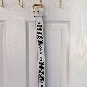 Moschino belt size 38